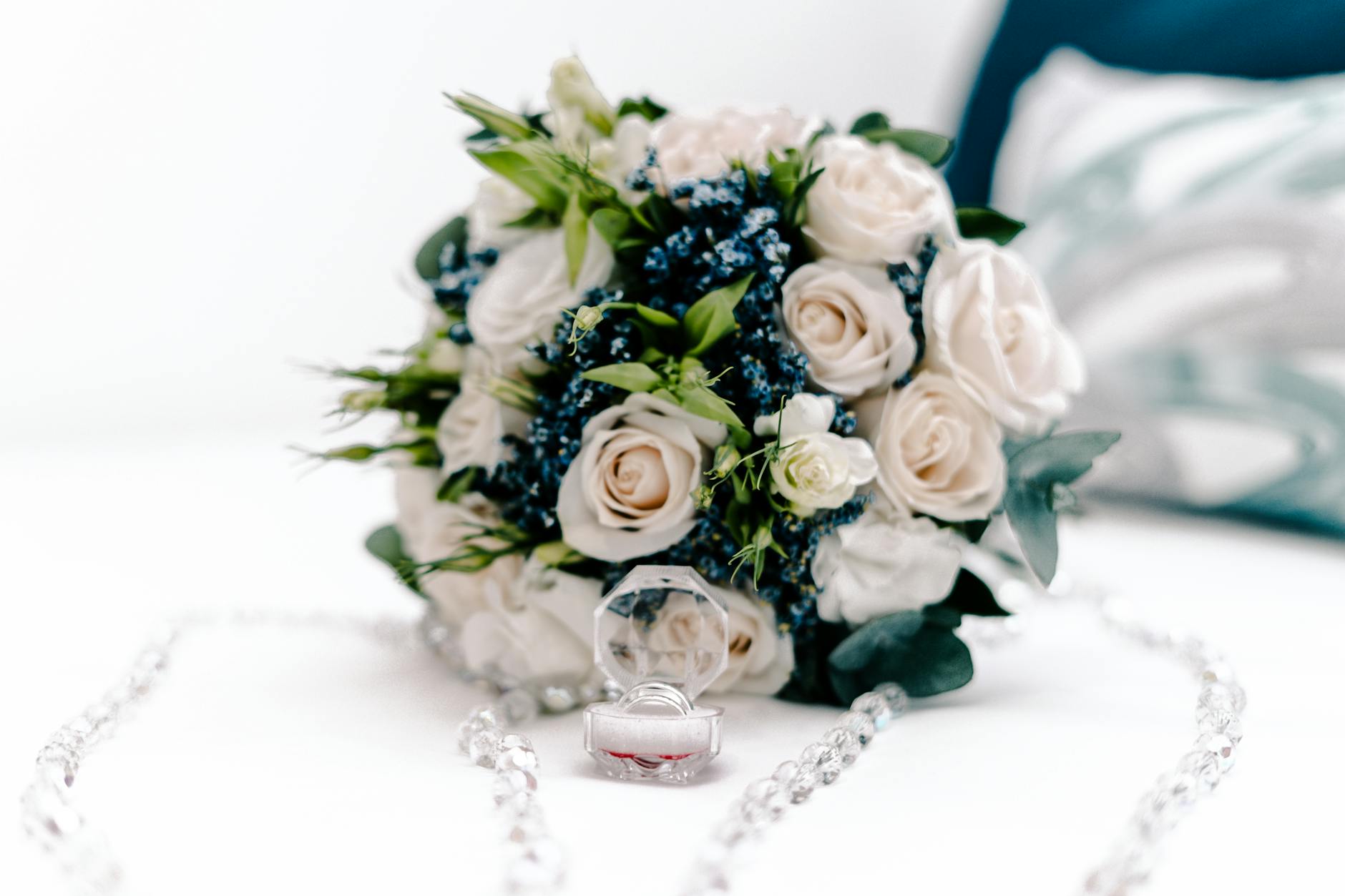 Bouquet & Bands — Gestellte Natur